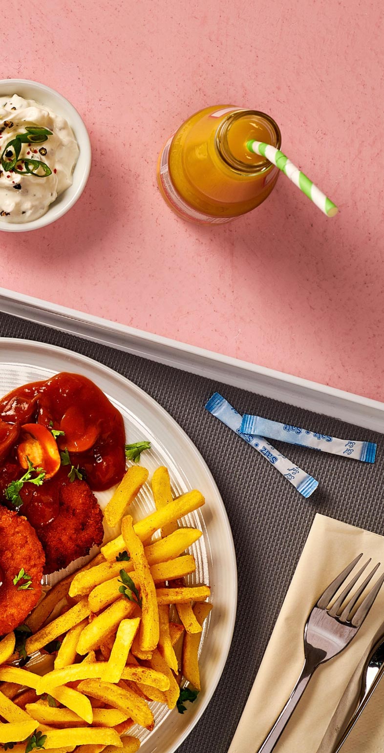 Food-Still mit Schnitzel, Pommes und Backkartoffel – Marken- und Bildkonzept für LePicant von Neue Identität Designagentur aus Bielefeld