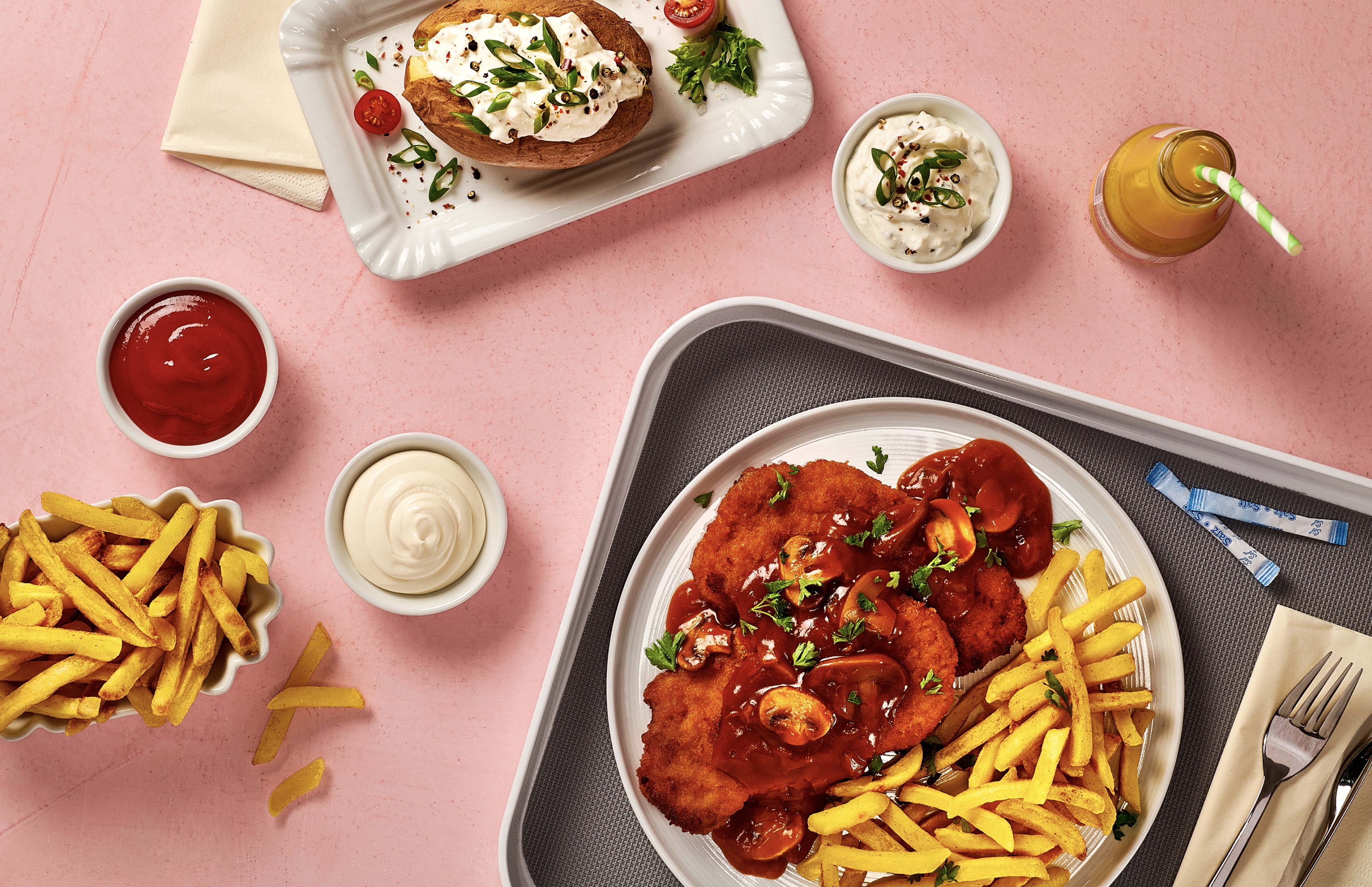 Food-Still mit Schnitzel, Pommes und Backkartoffel – Marken- und Bildkonzept für LePicant von Neue Identität Designagentur aus Bielefeld