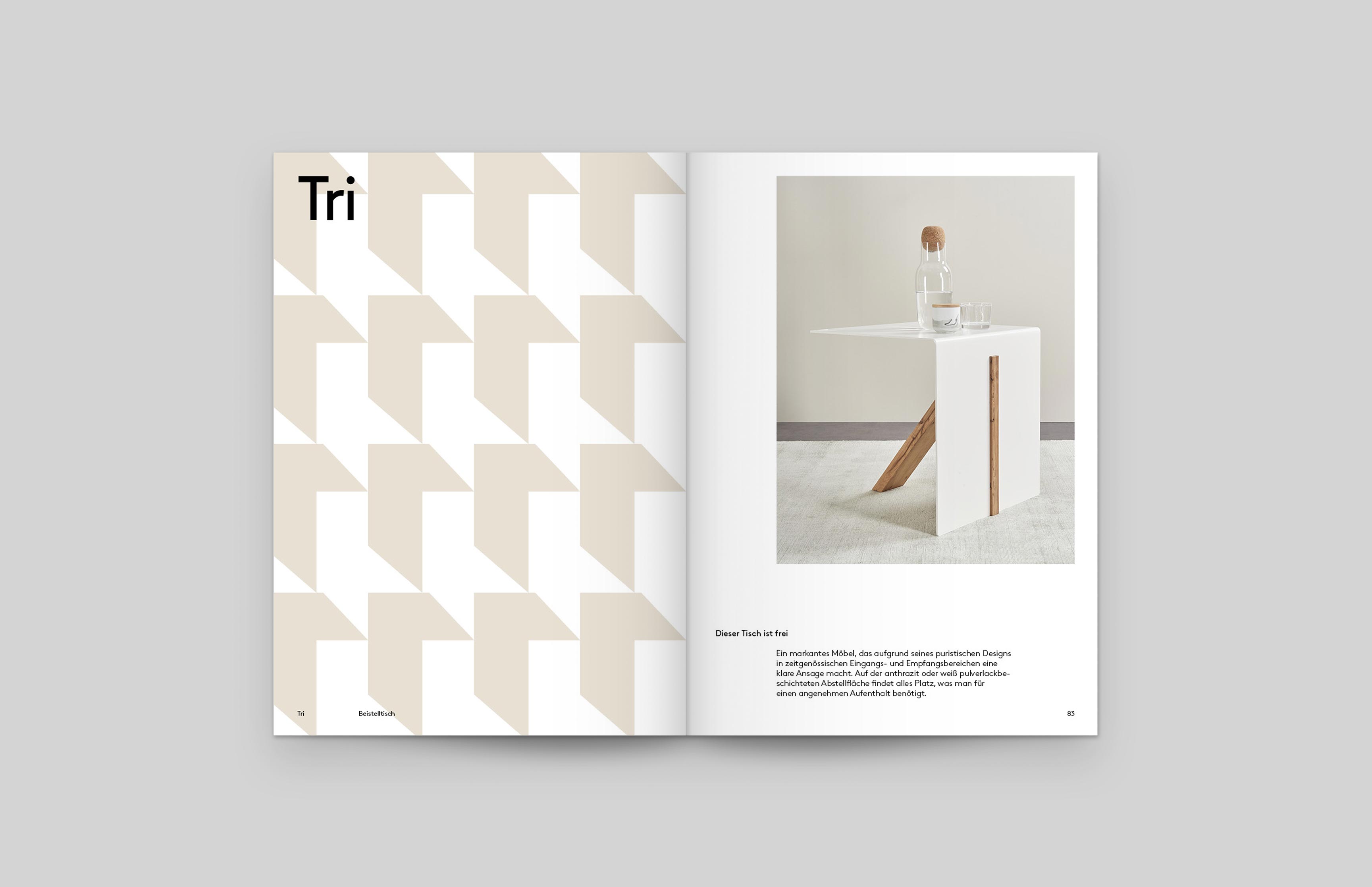 Brand Identity, Corporate Design für die Möbelbranche. Doppelseite aus dem Möbelkatalog für Modal Concept von Neue Identiät.