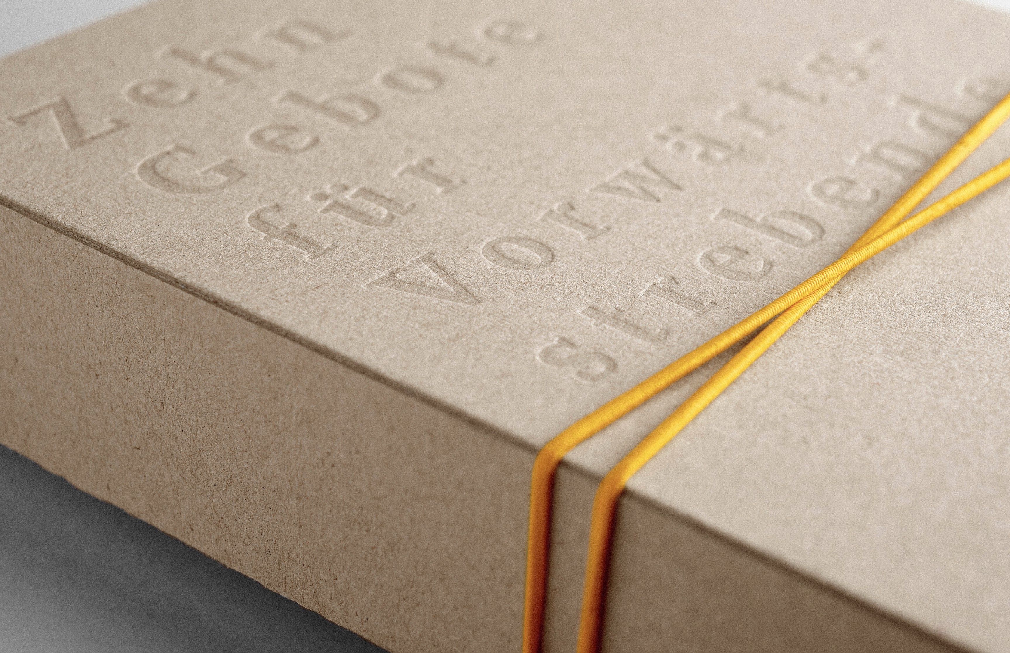 Packaging, Verpackungsdesign einer Kartenserie für Wortmann & Partner – das Kommunikationsdesign von Neue Identität zur Steigerung des Image und der Bekanntheit.